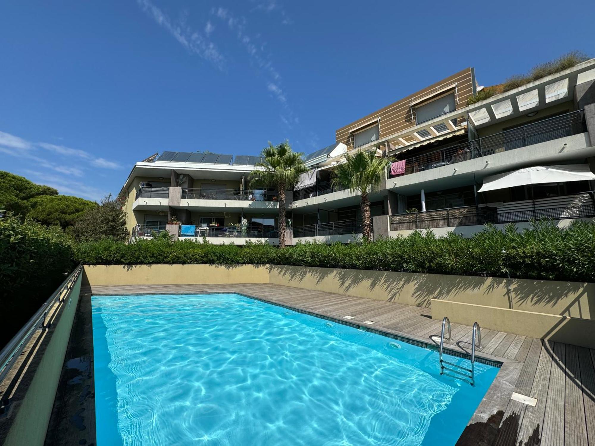L'Appart Ideal Famille, Terrasse, Piscine, Plage ヴィルヌーヴ・ルベ エクステリア 写真
